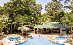 Socialtel Puerto Viejo - Formerly Selina Puerto Viejo